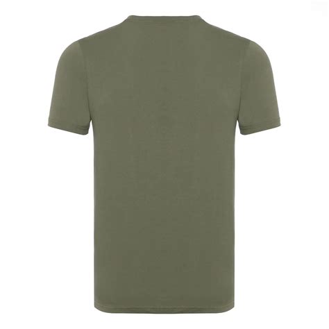 asker yeşili tişört kombinleri